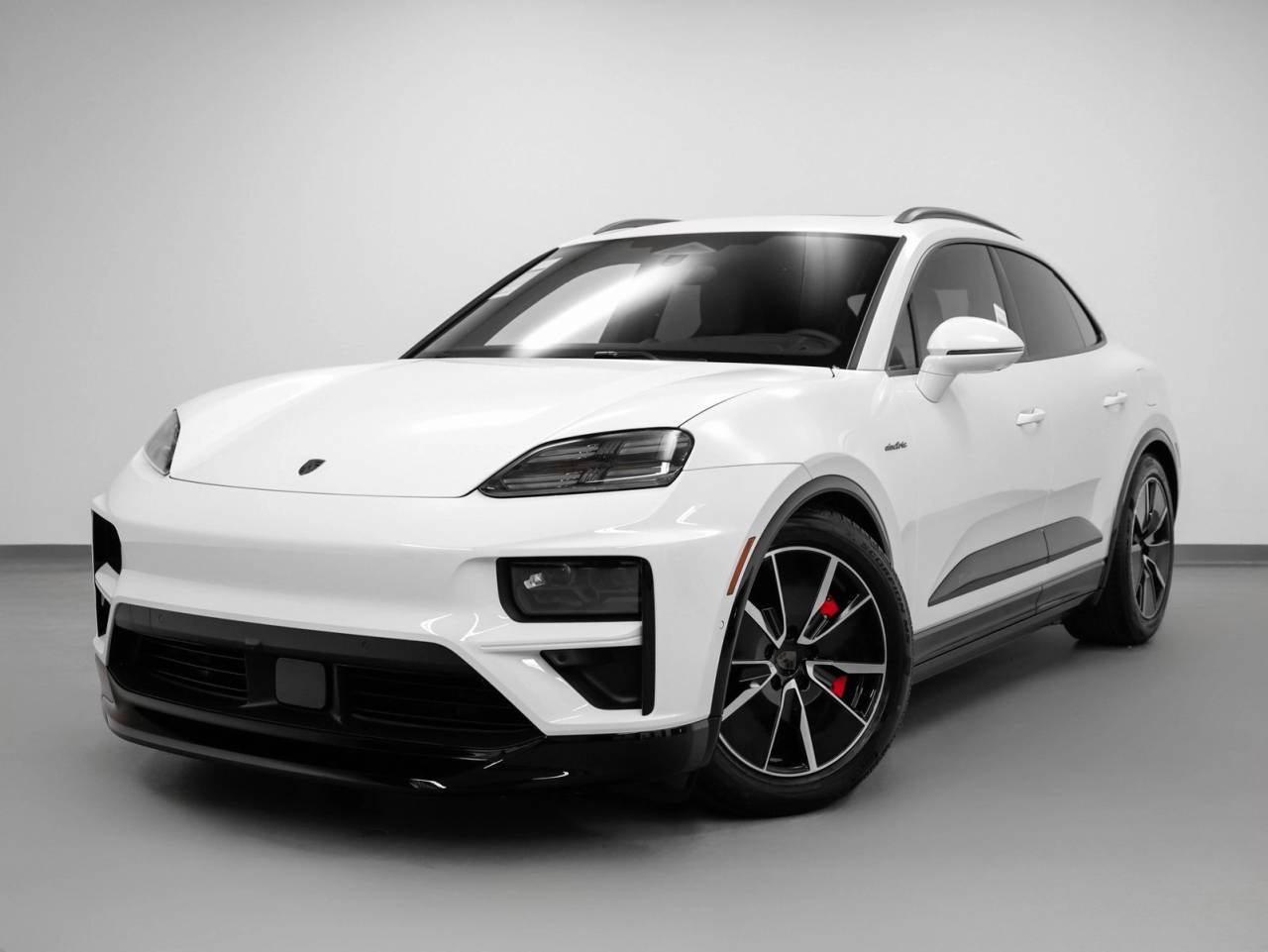 2025 Porsche Macan Macan Turbo Electric
