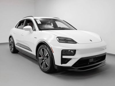 2025 Porsche Macan Macan Turbo Electric