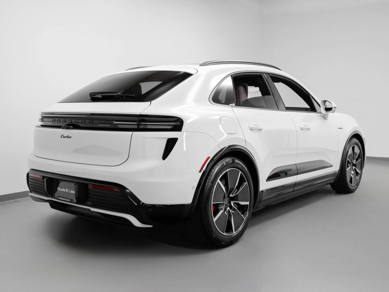 2025 Porsche Macan Macan Turbo Electric