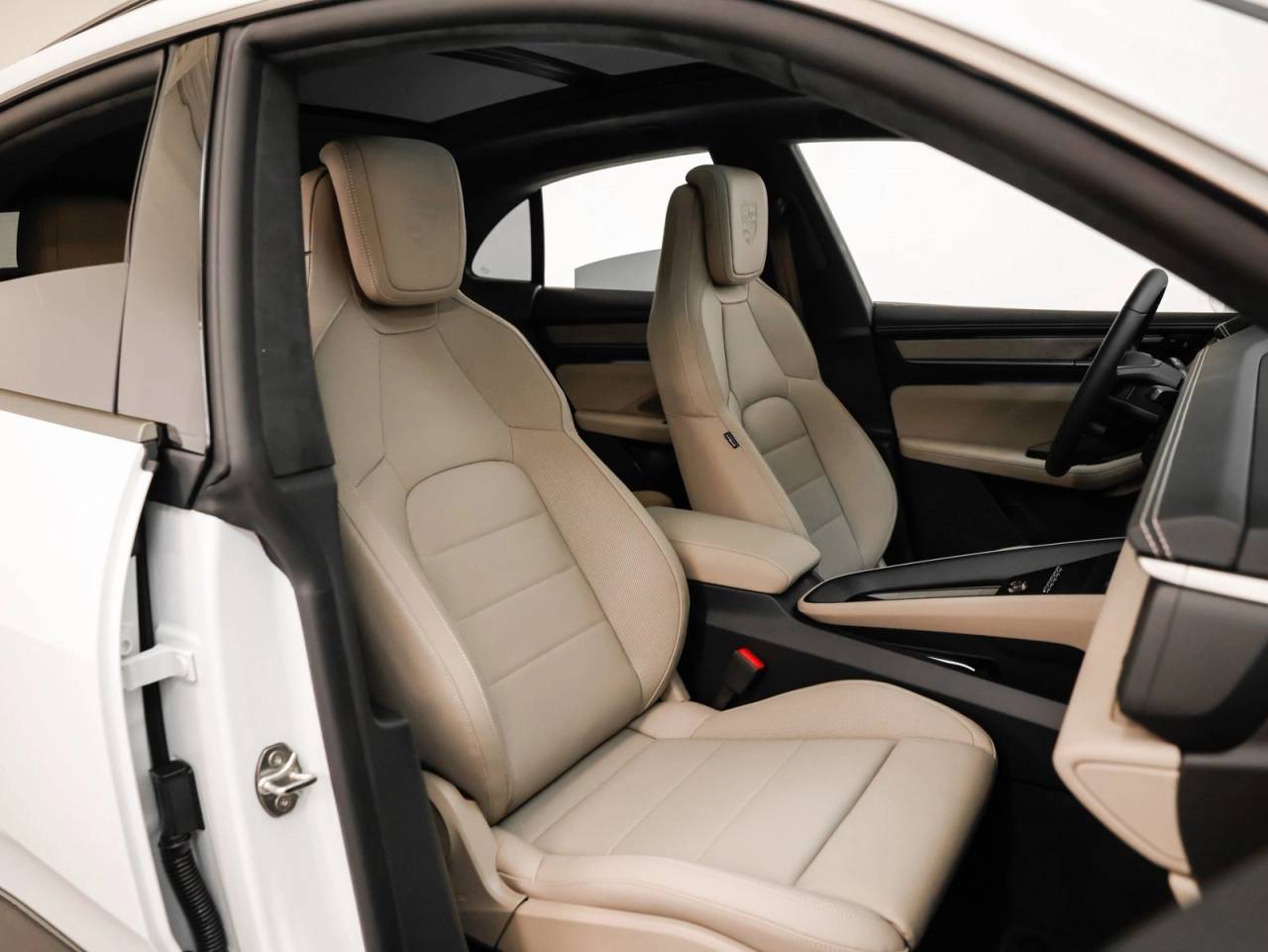 2025 Porsche Macan Macan Turbo Electric