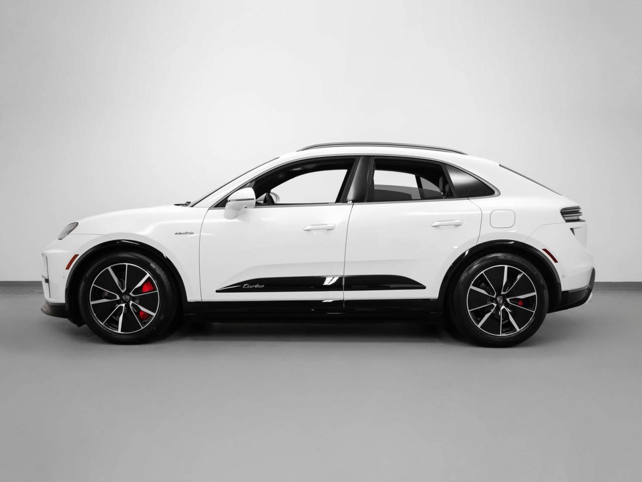 2025 Porsche Macan Macan Turbo Electric