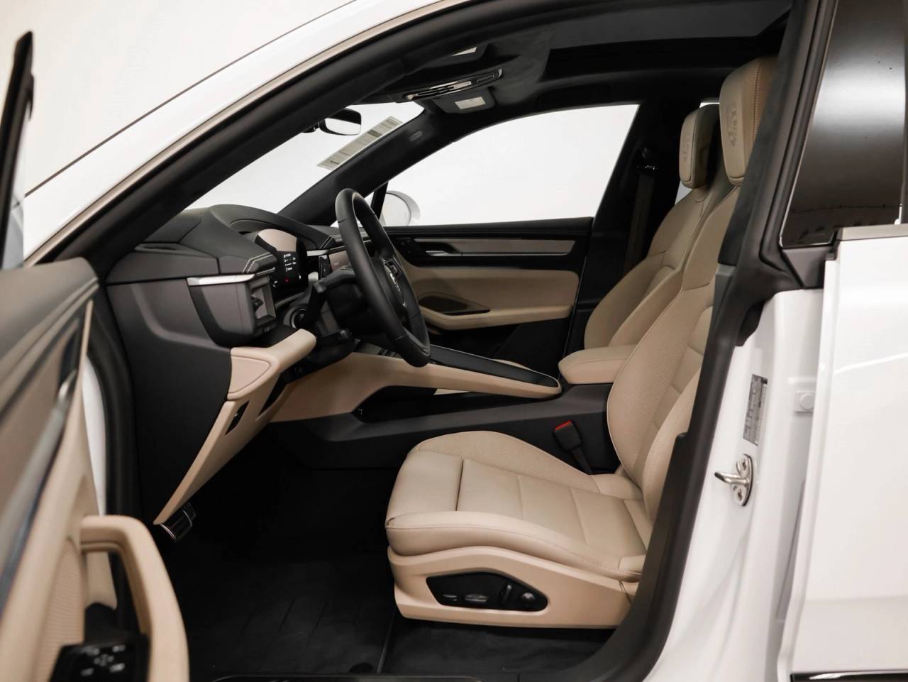 2025 Porsche Macan Macan Turbo Electric