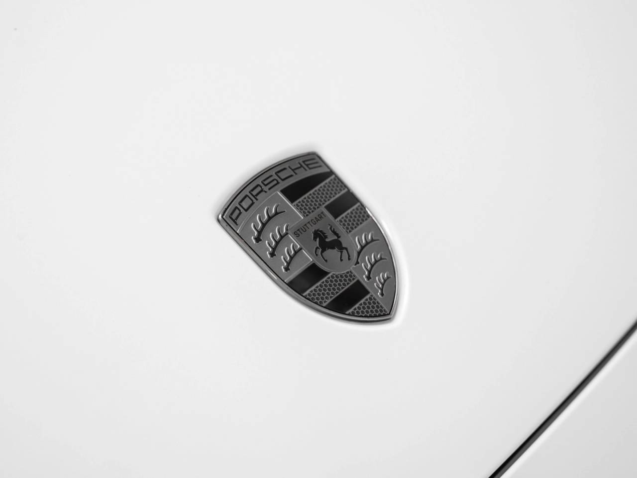 2025 Porsche Macan Macan Turbo Electric