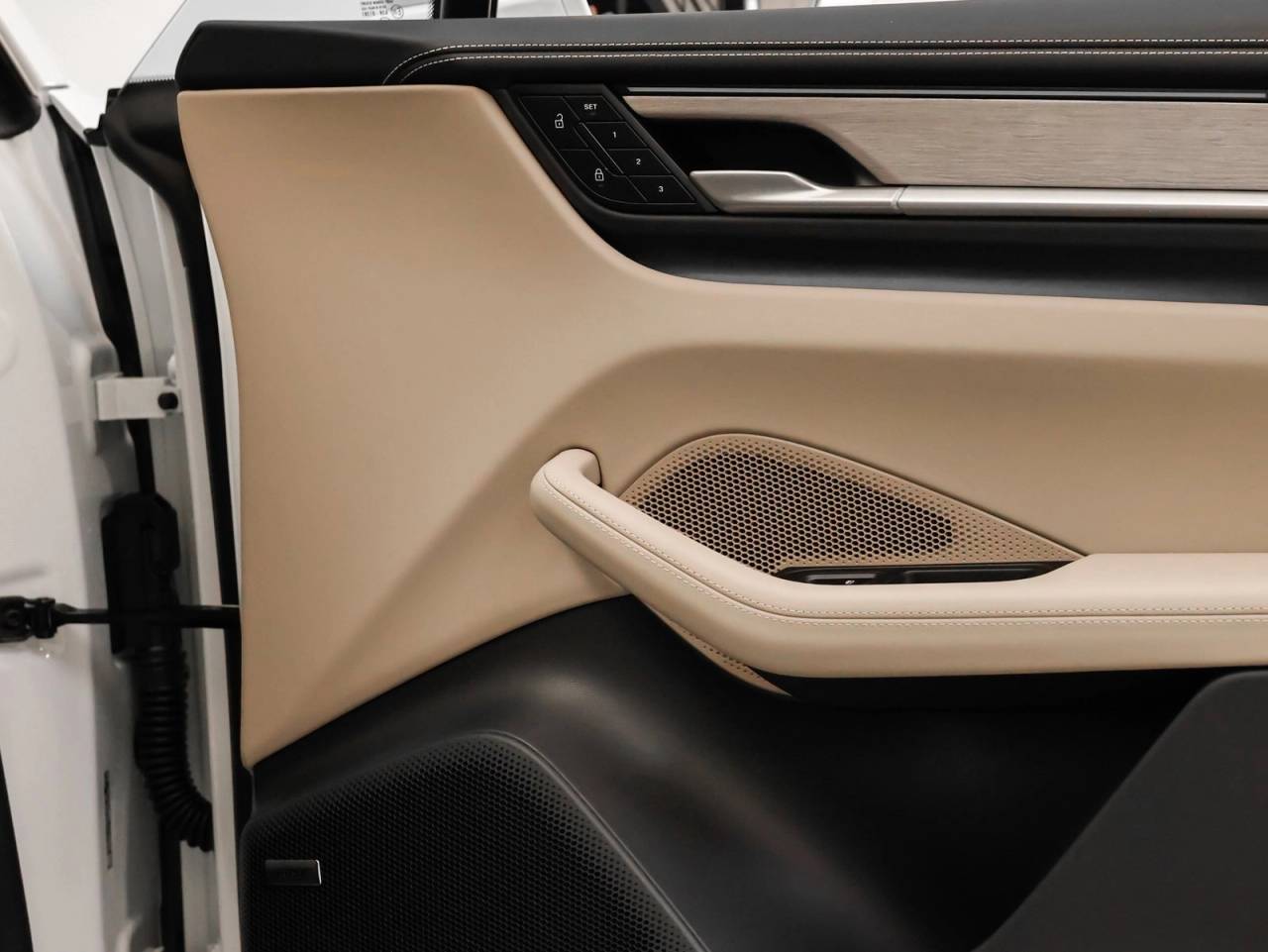 2025 Porsche Macan Macan Turbo Electric