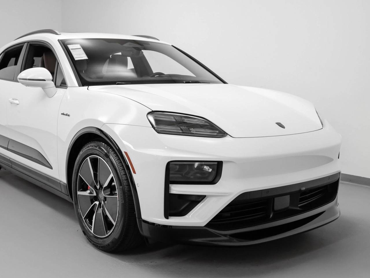2025 Porsche Macan Macan Turbo Electric