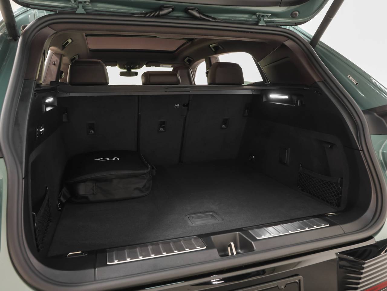 2026 Porsche Cayenne Cayenne Turbo Electric
