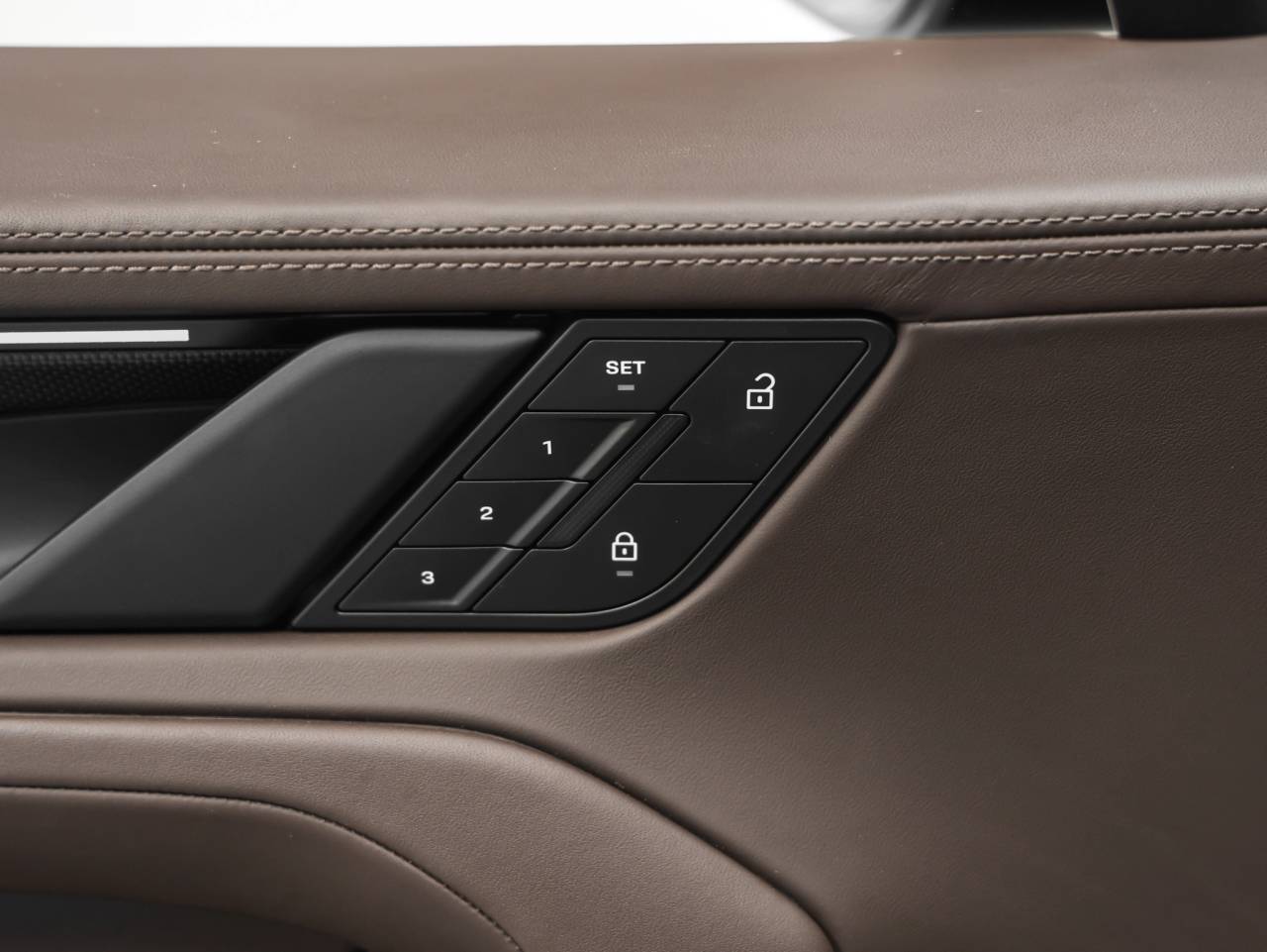 2026 Porsche Cayenne Cayenne Turbo Electric