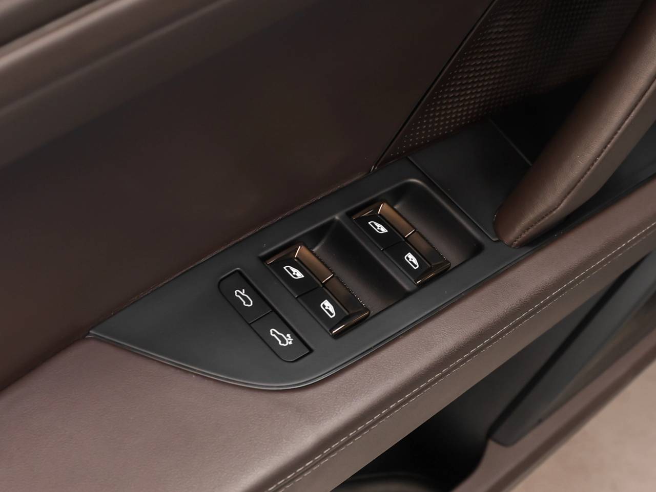 2026 Porsche Cayenne Cayenne Turbo Electric