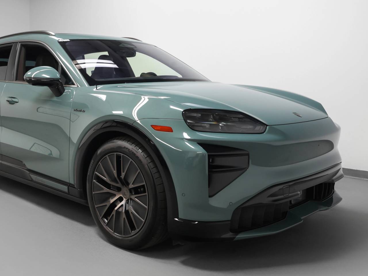 2026 Porsche Cayenne Cayenne Turbo Electric