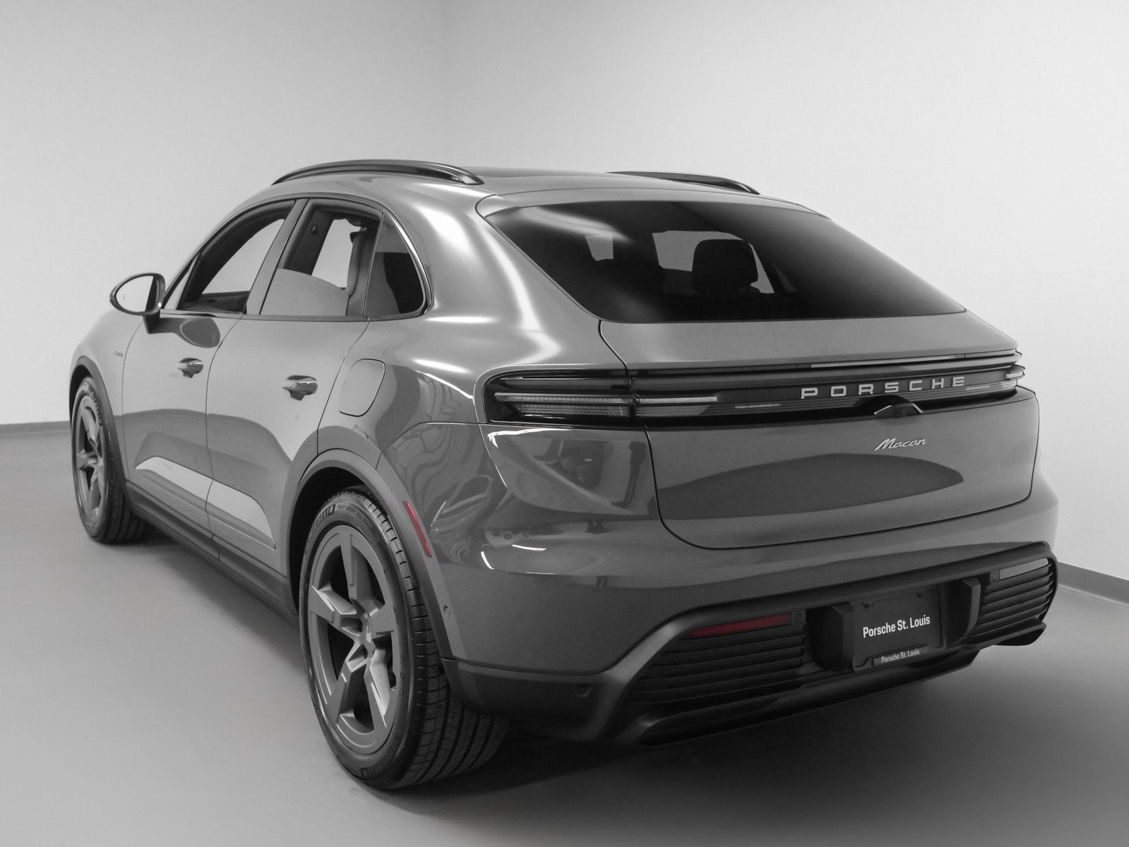 2025 Porsche Macan Macan Electric