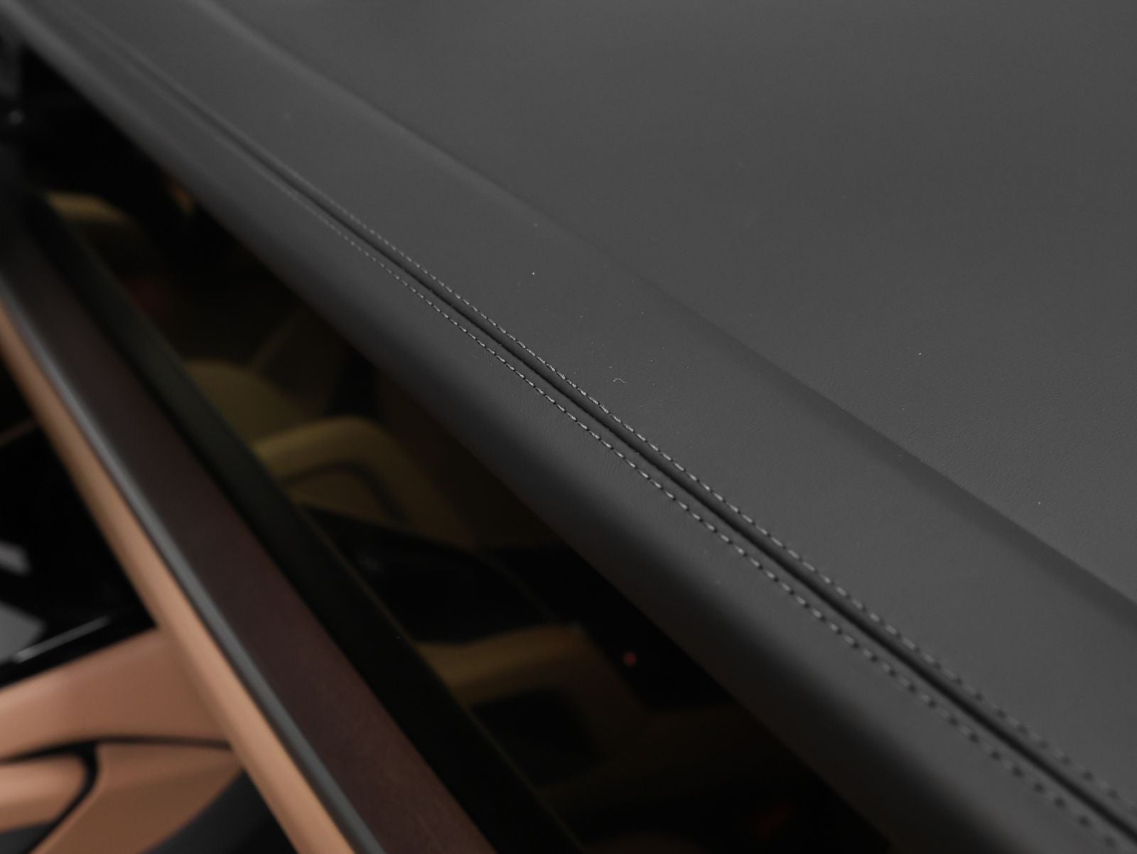 2026 Porsche Cayenne E-Hybrid Base