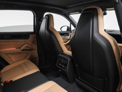 2026 Porsche Cayenne E-Hybrid Base