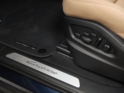 2026 Porsche Cayenne E-Hybrid Base