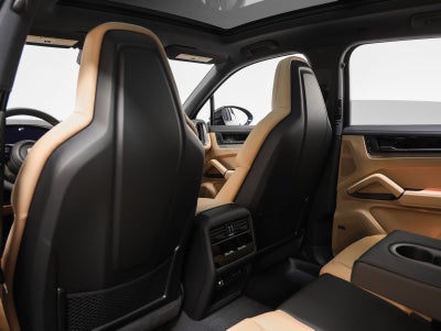 2026 Porsche Cayenne E-Hybrid Base
