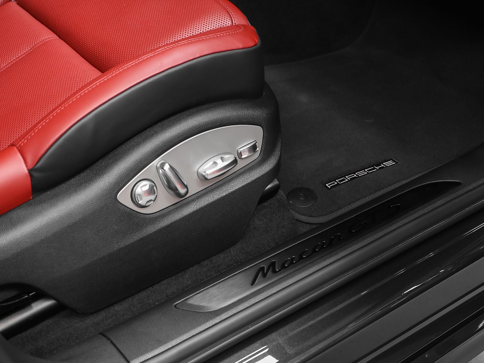 2024 Porsche Macan Macan GTS