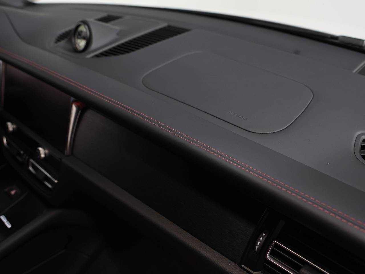 2023 Porsche Macan GTS