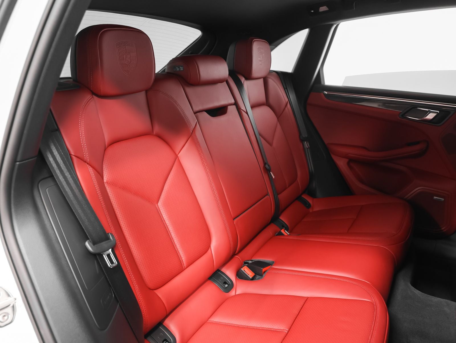 2025 Porsche Macan GTS