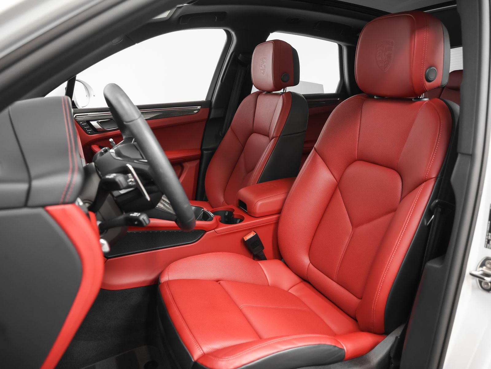 2025 Porsche Macan GTS