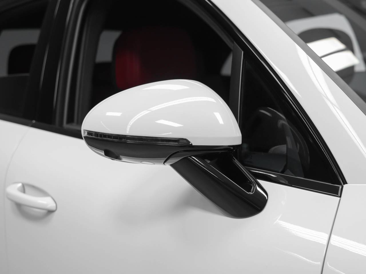 2025 Porsche Macan GTS