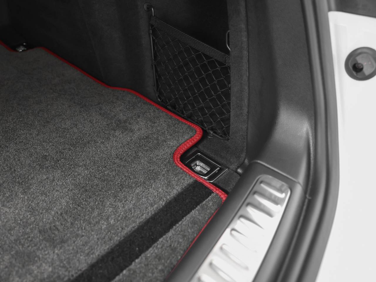 2025 Porsche Macan GTS