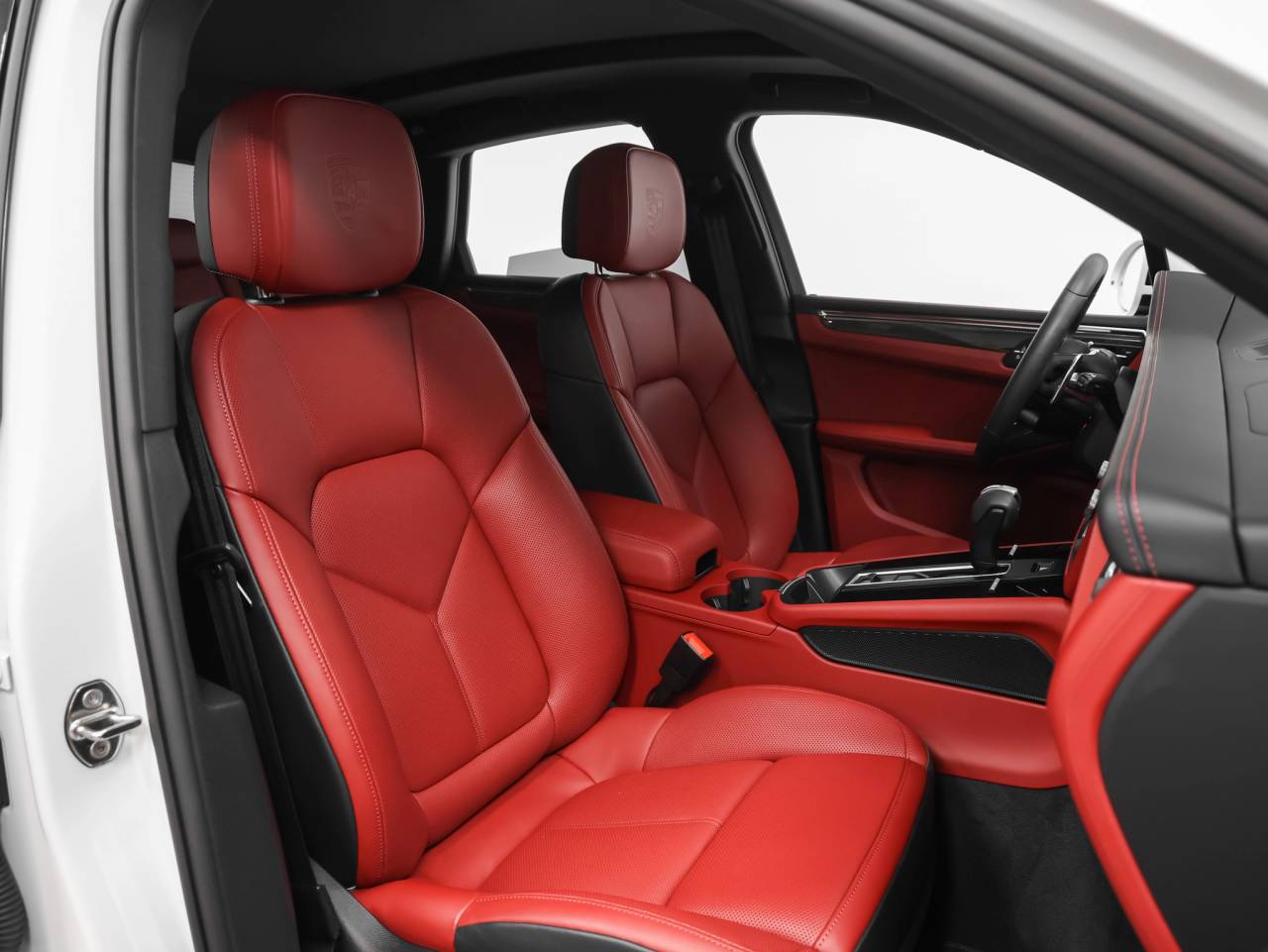 2025 Porsche Macan GTS