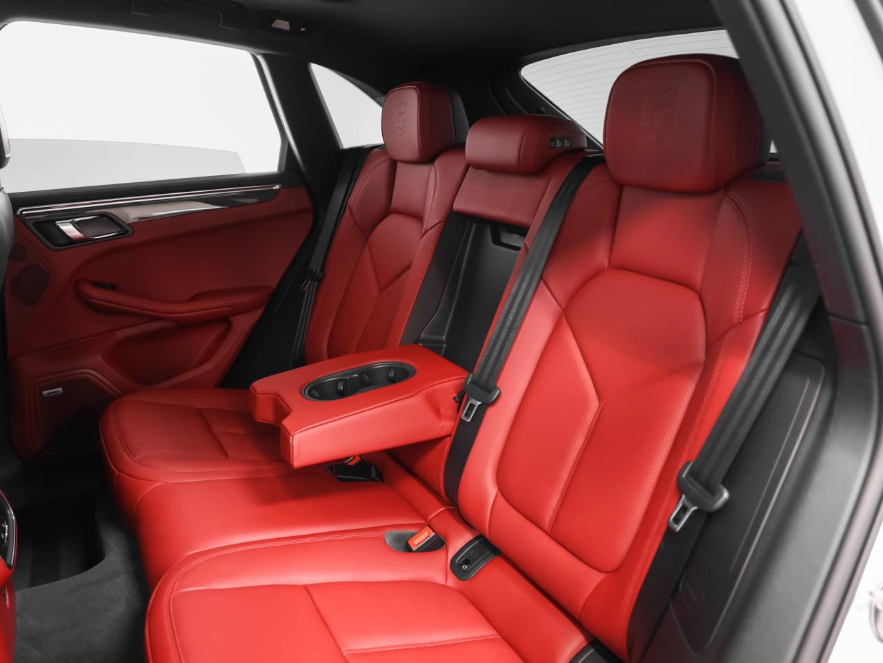 2025 Porsche Macan GTS