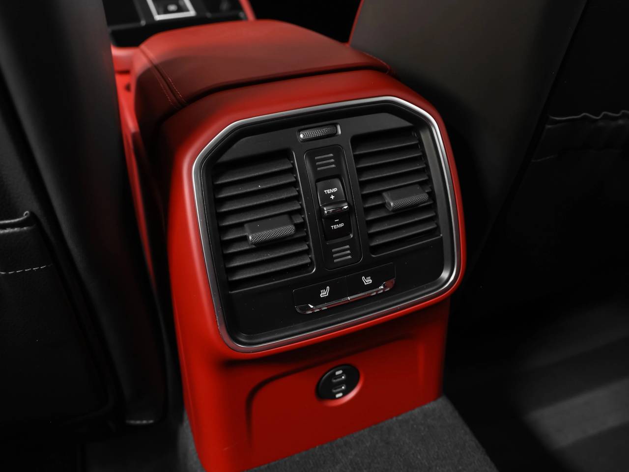 2025 Porsche Macan GTS