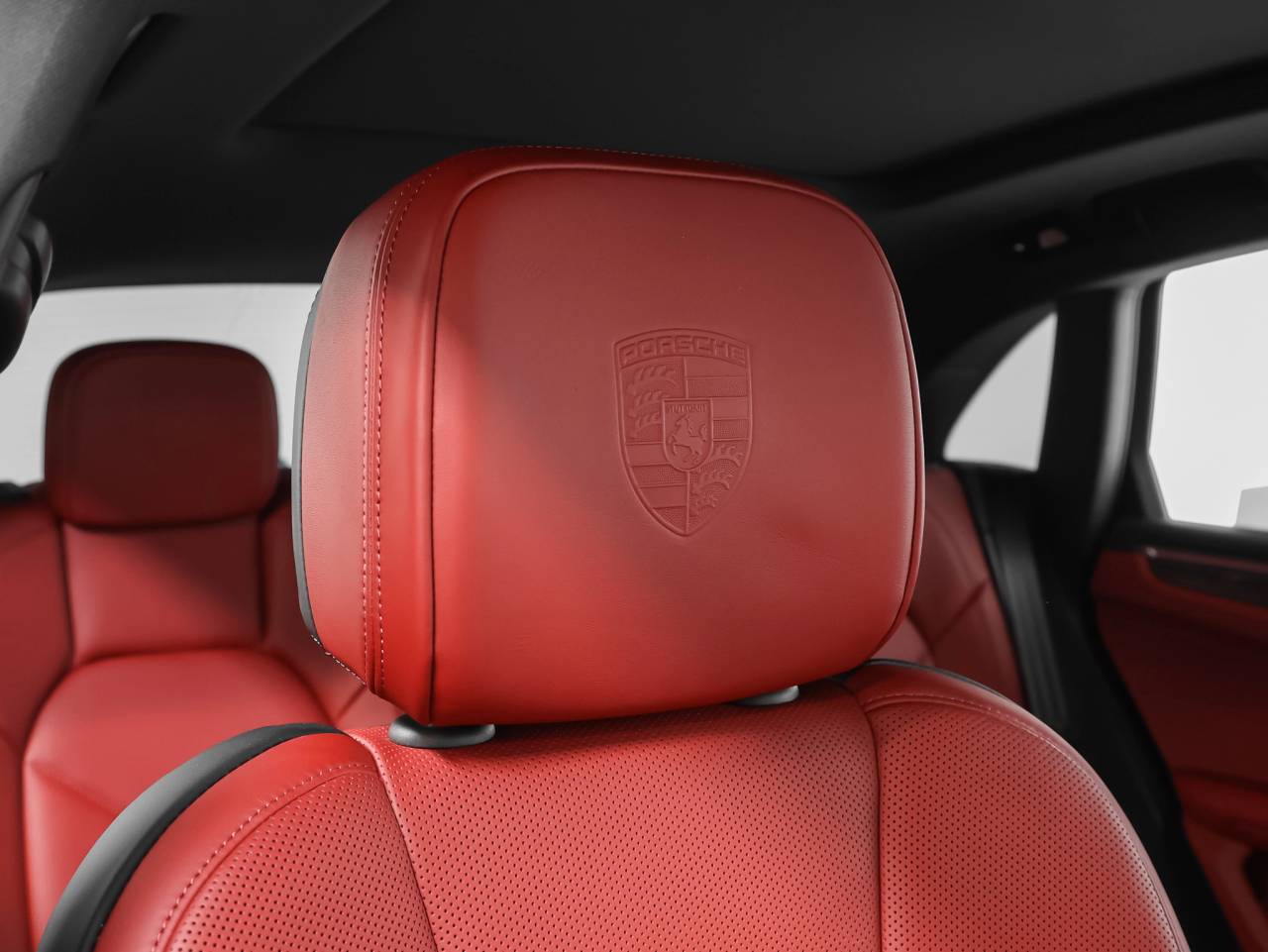 2025 Porsche Macan GTS