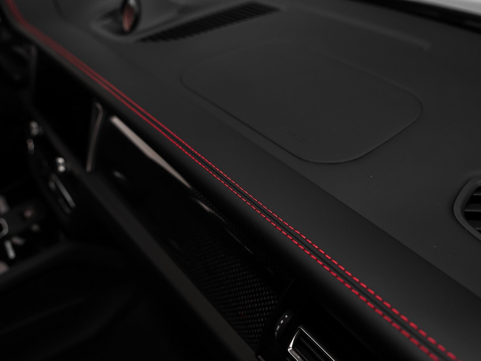 2026 Porsche Macan Macan GTS