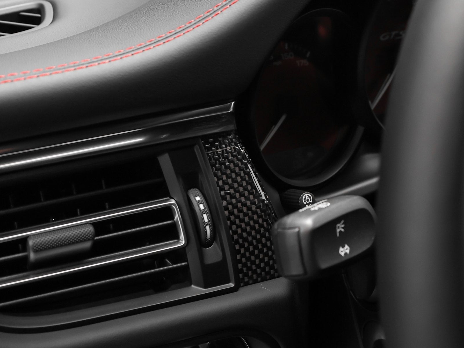 2026 Porsche Macan Macan GTS