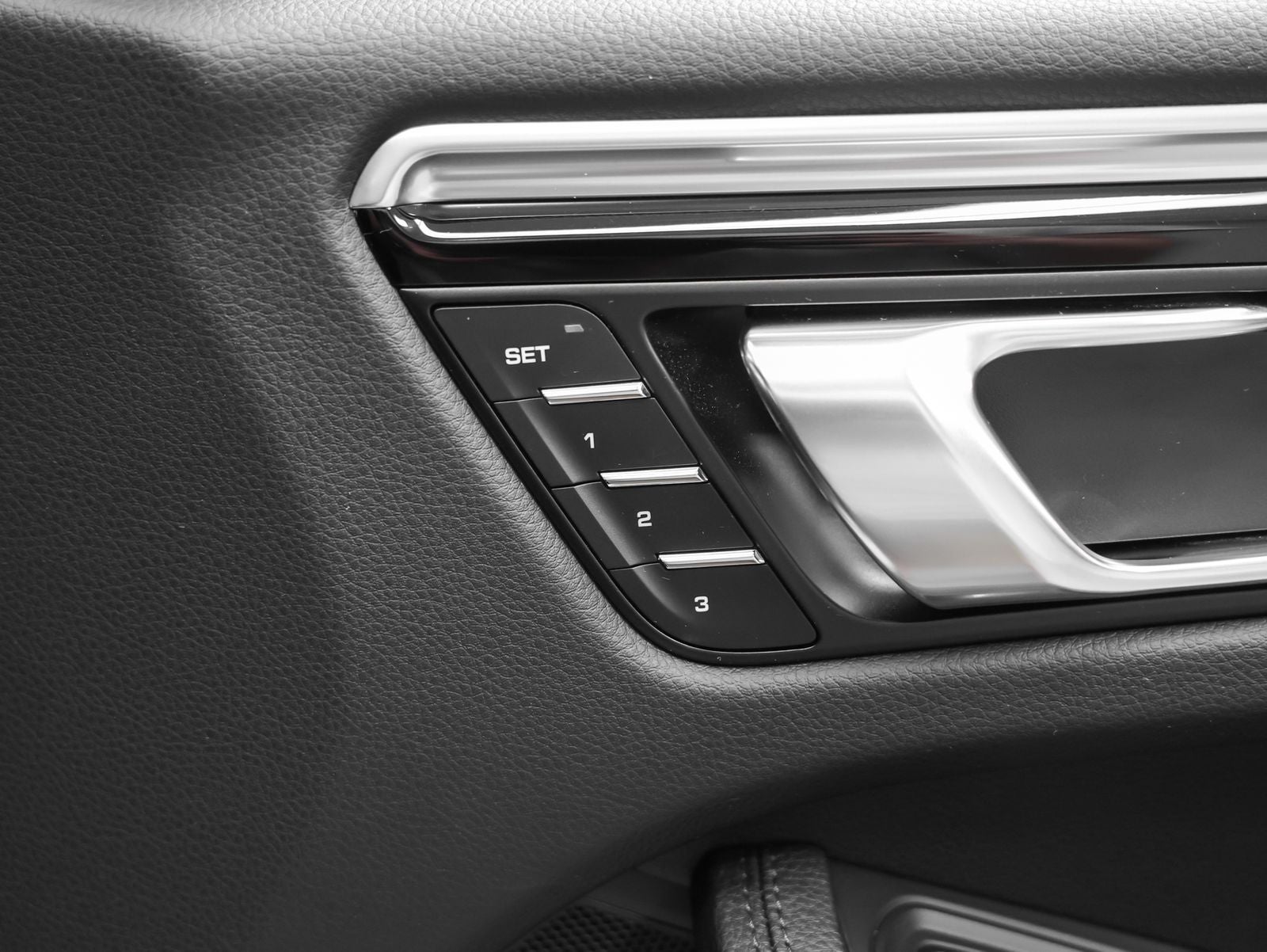2023 Porsche Macan Macan S (MY23)
