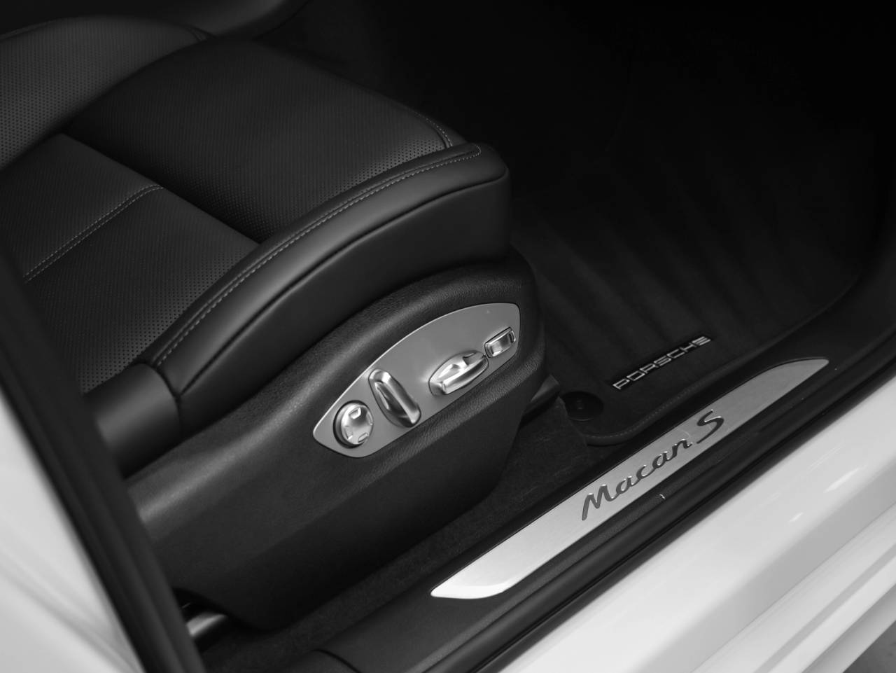 2026 Porsche Macan Macan S