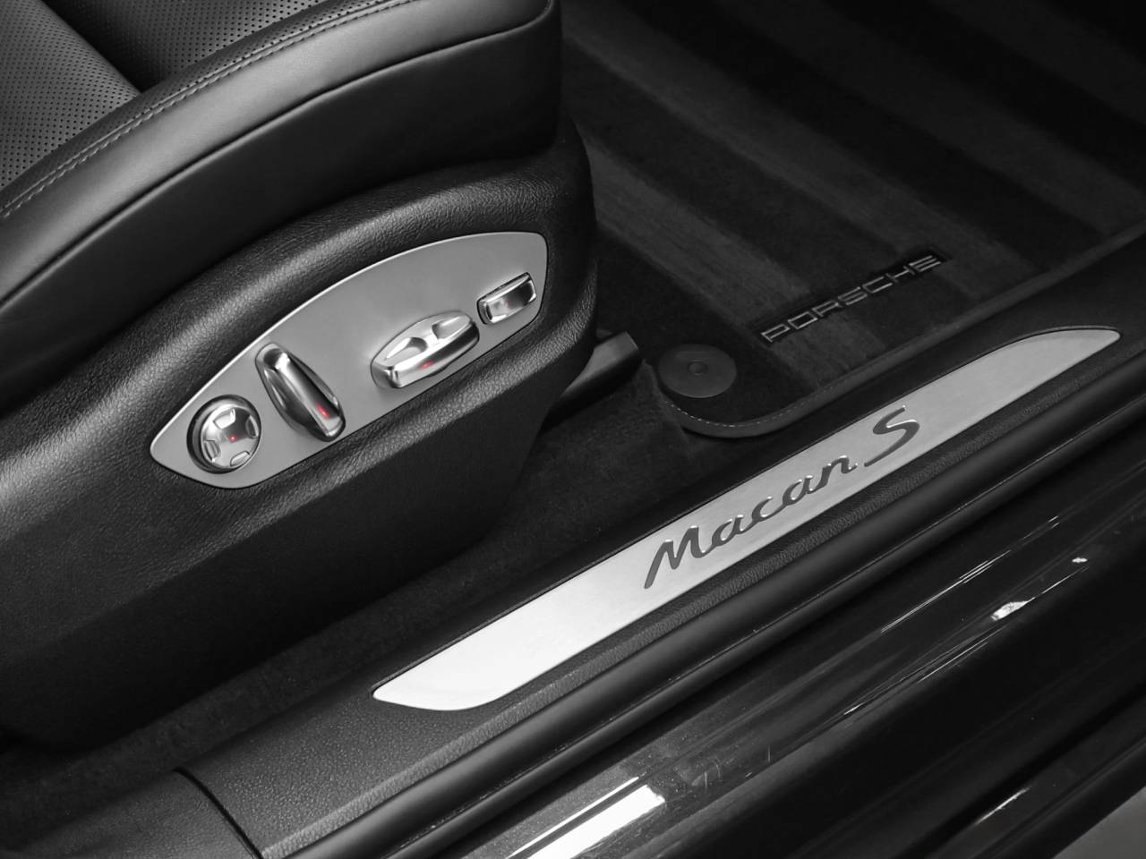 2022 Porsche Macan Macan S