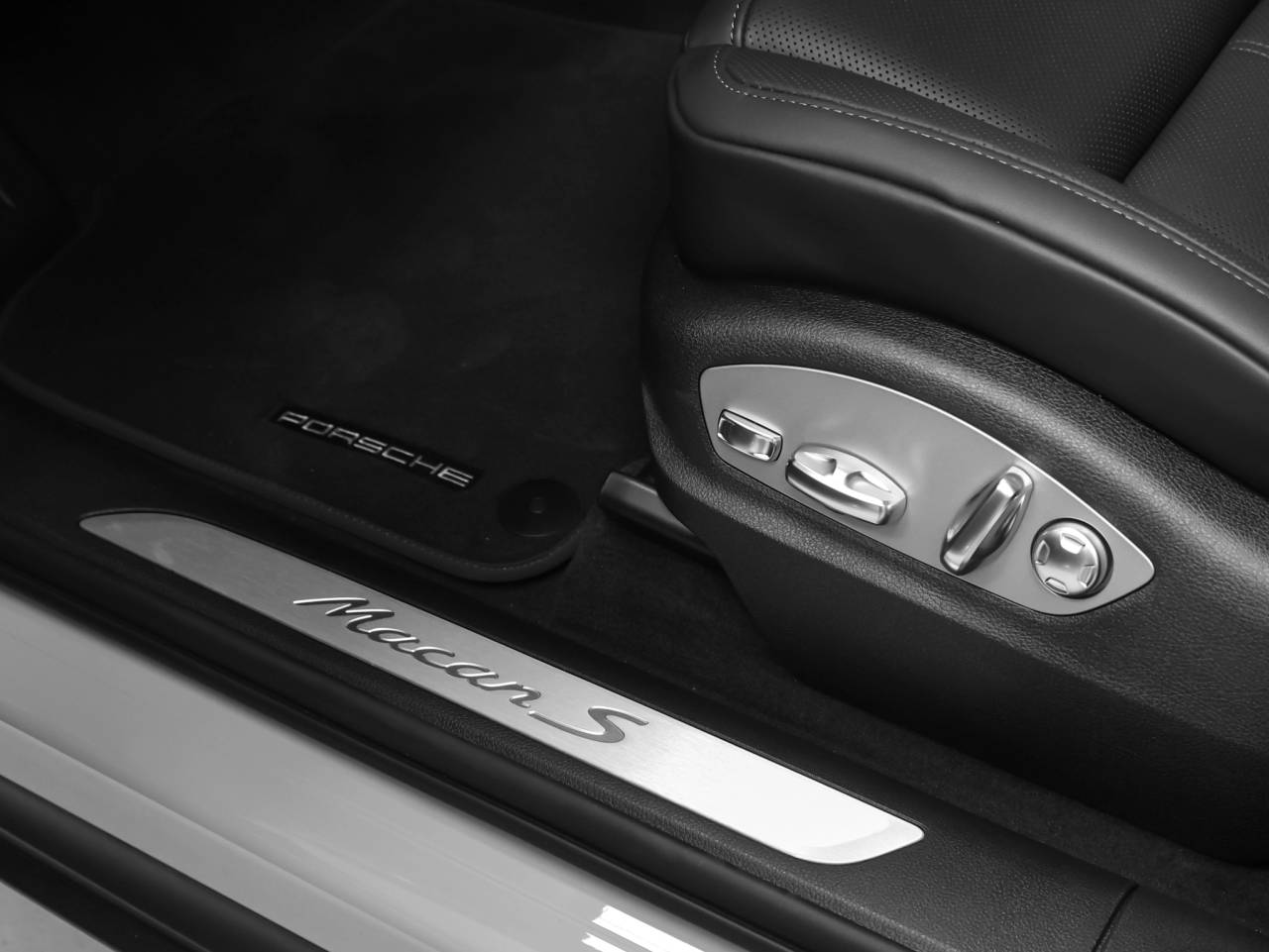 2026 Porsche Macan Macan S