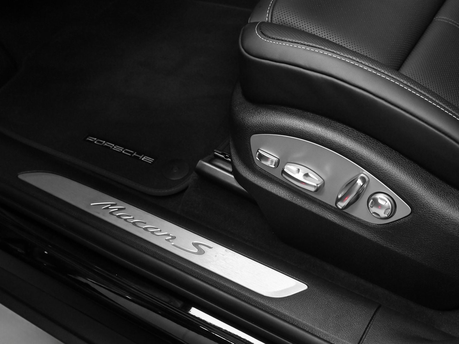 2026 Porsche Macan Macan S