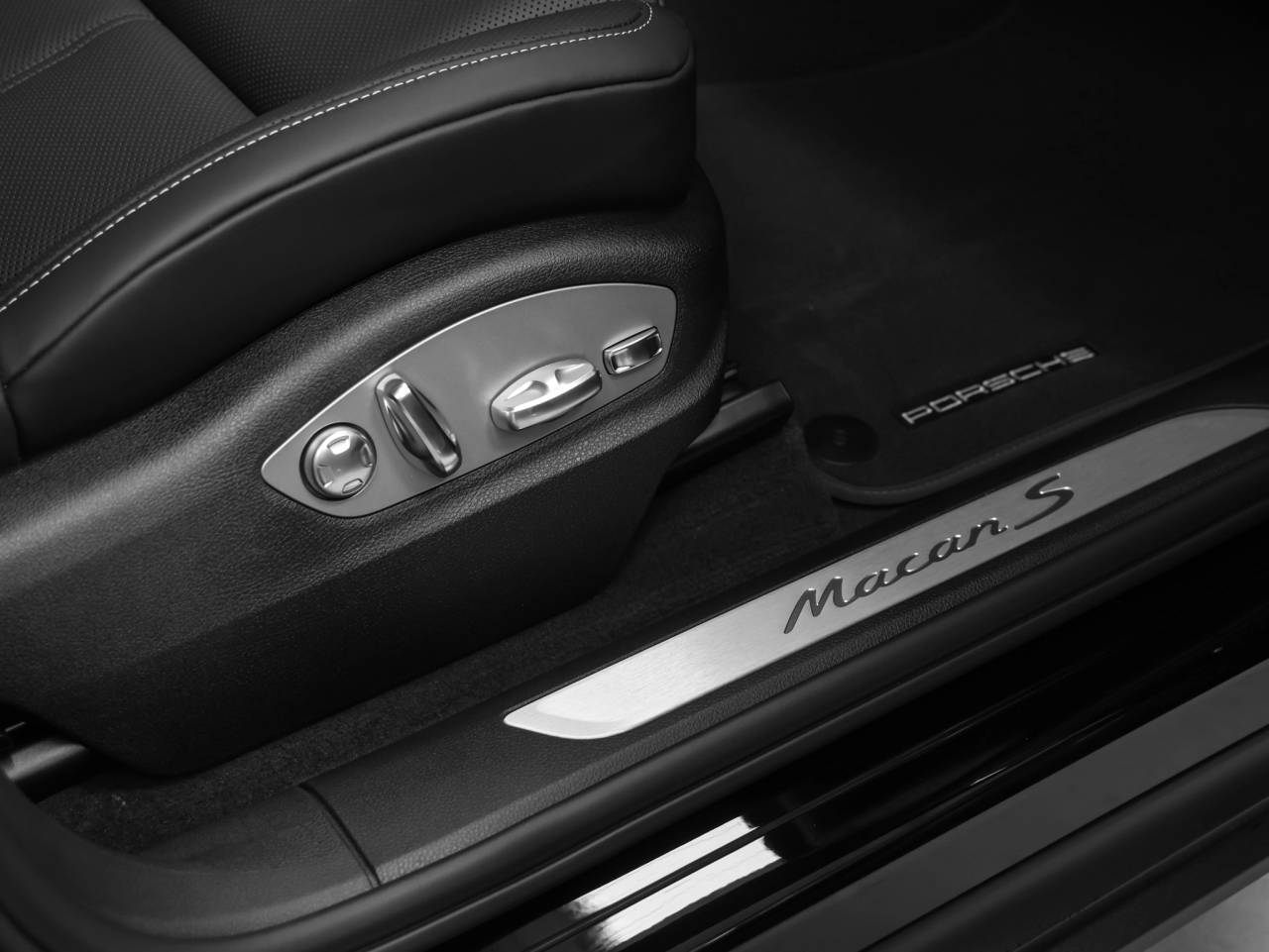 2026 Porsche Macan Macan S