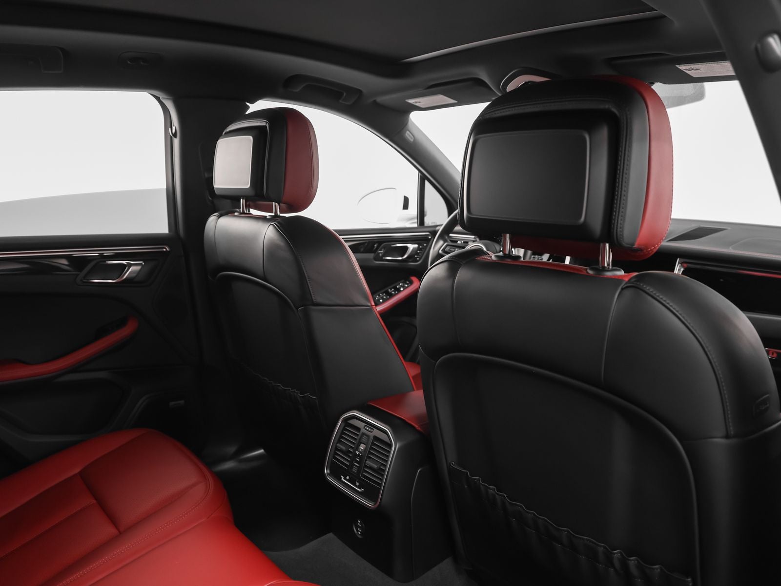 2022 Porsche Macan Macan S