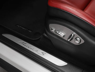 2022 Porsche Macan Macan S