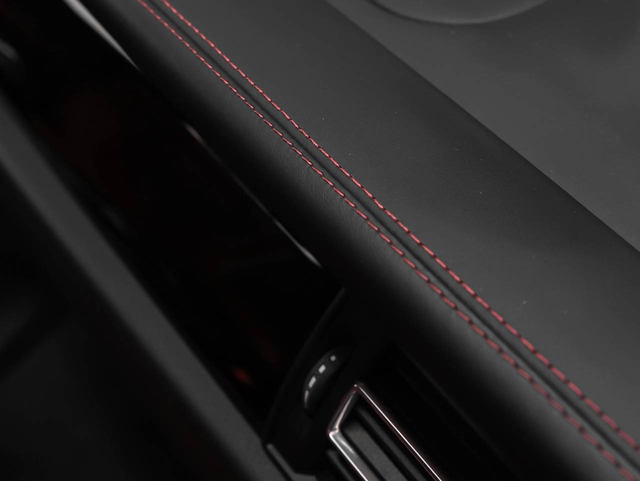 2022 Porsche Macan Macan S