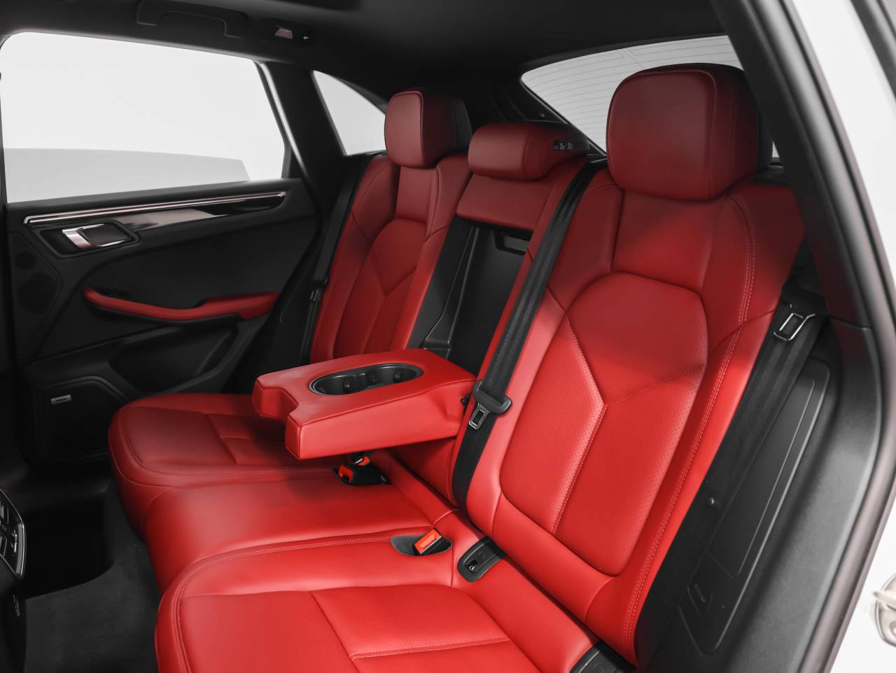 2022 Porsche Macan Macan S