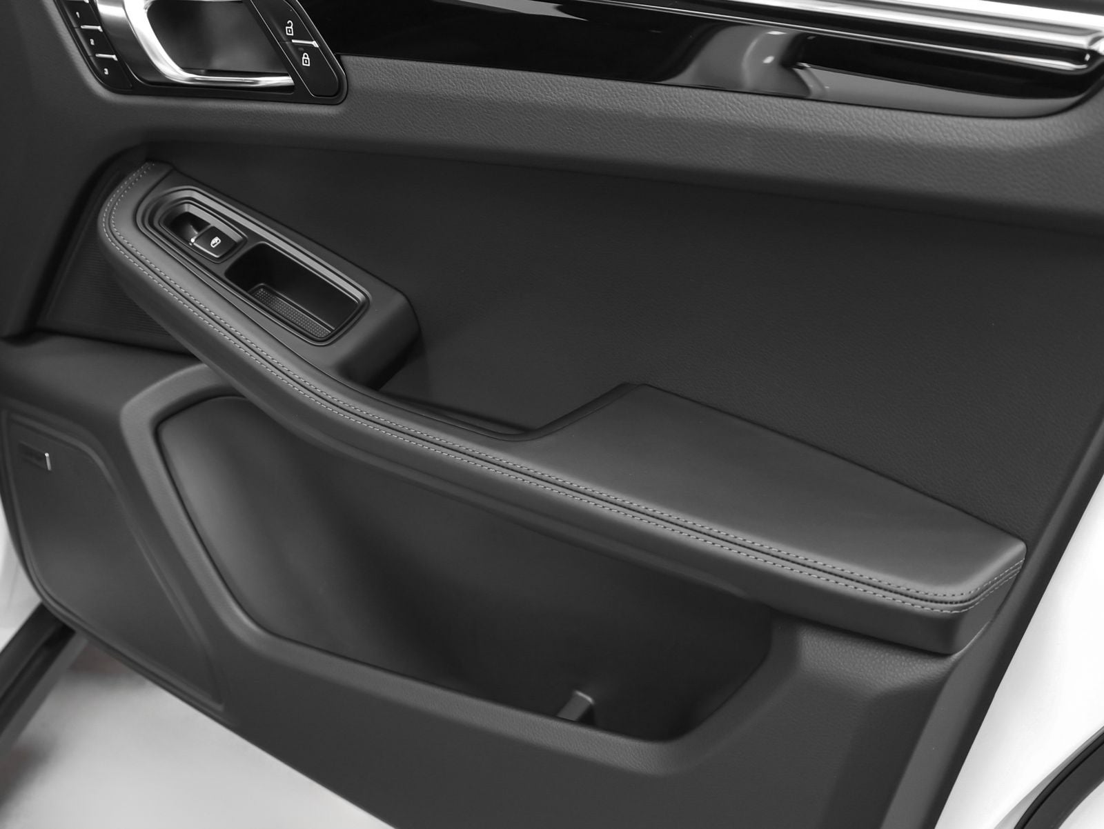 2025 Porsche Macan Macan S