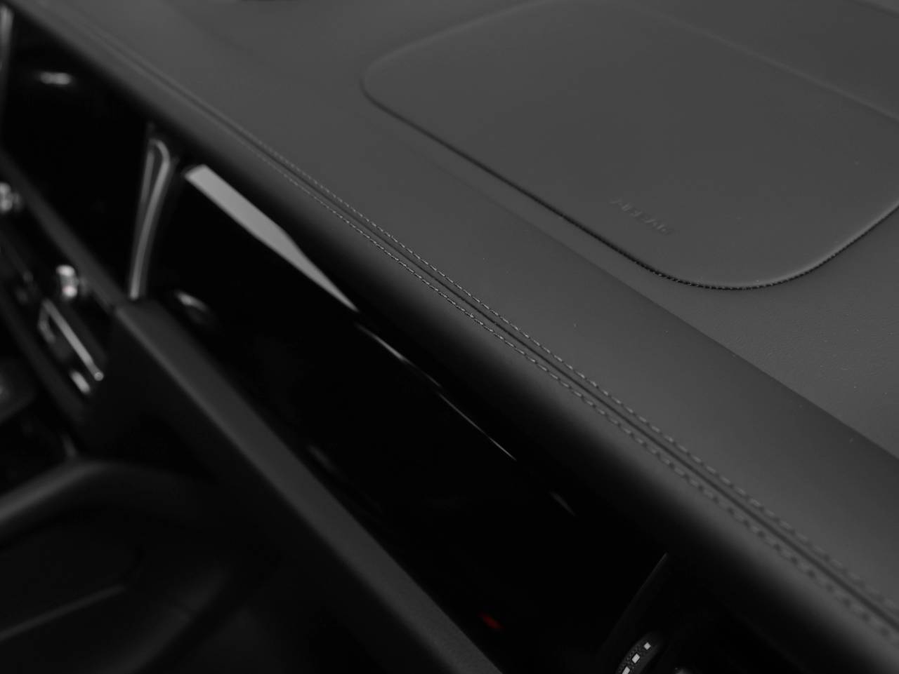 2025 Porsche Macan Macan S