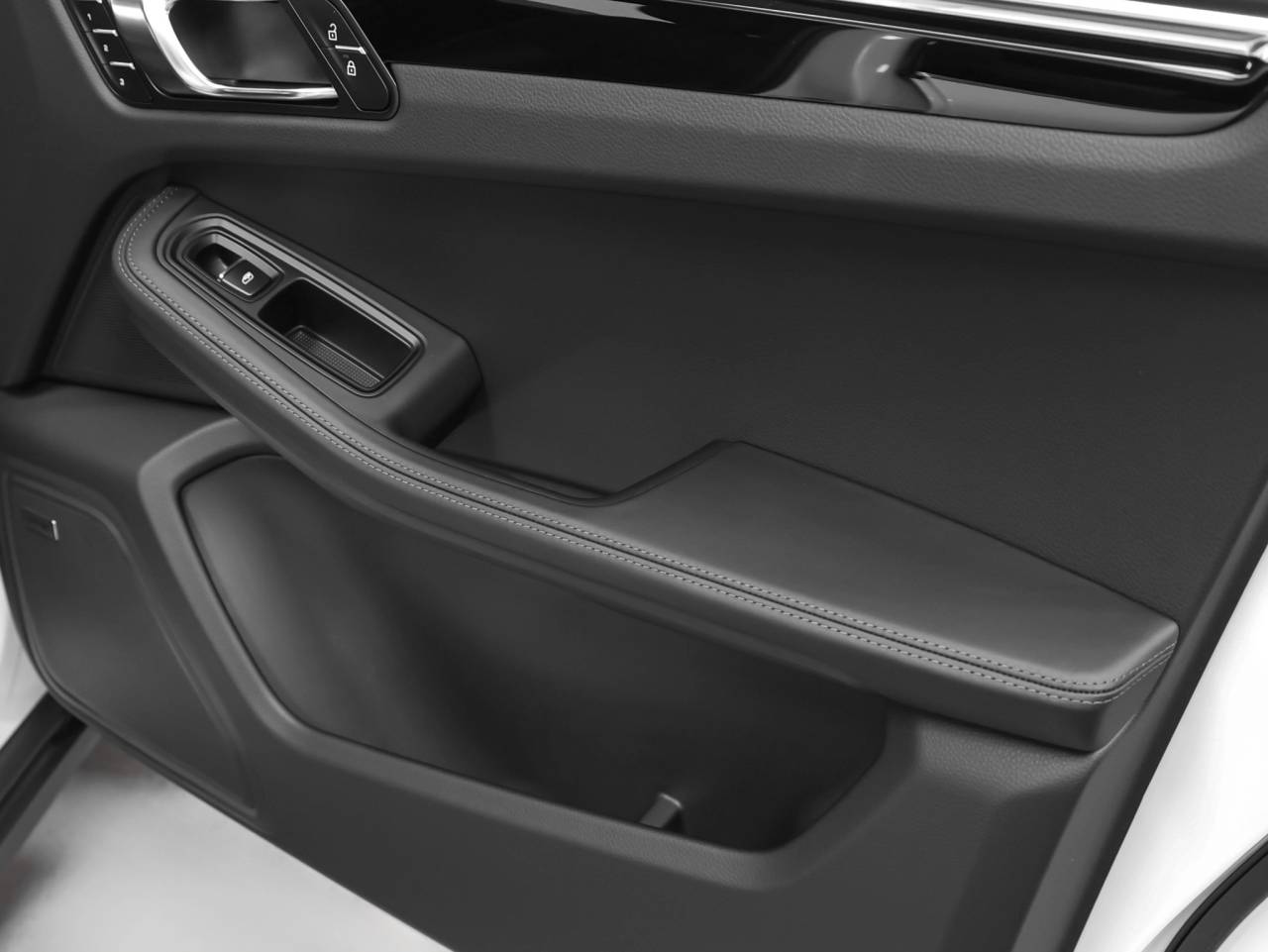 2025 Porsche Macan Macan S