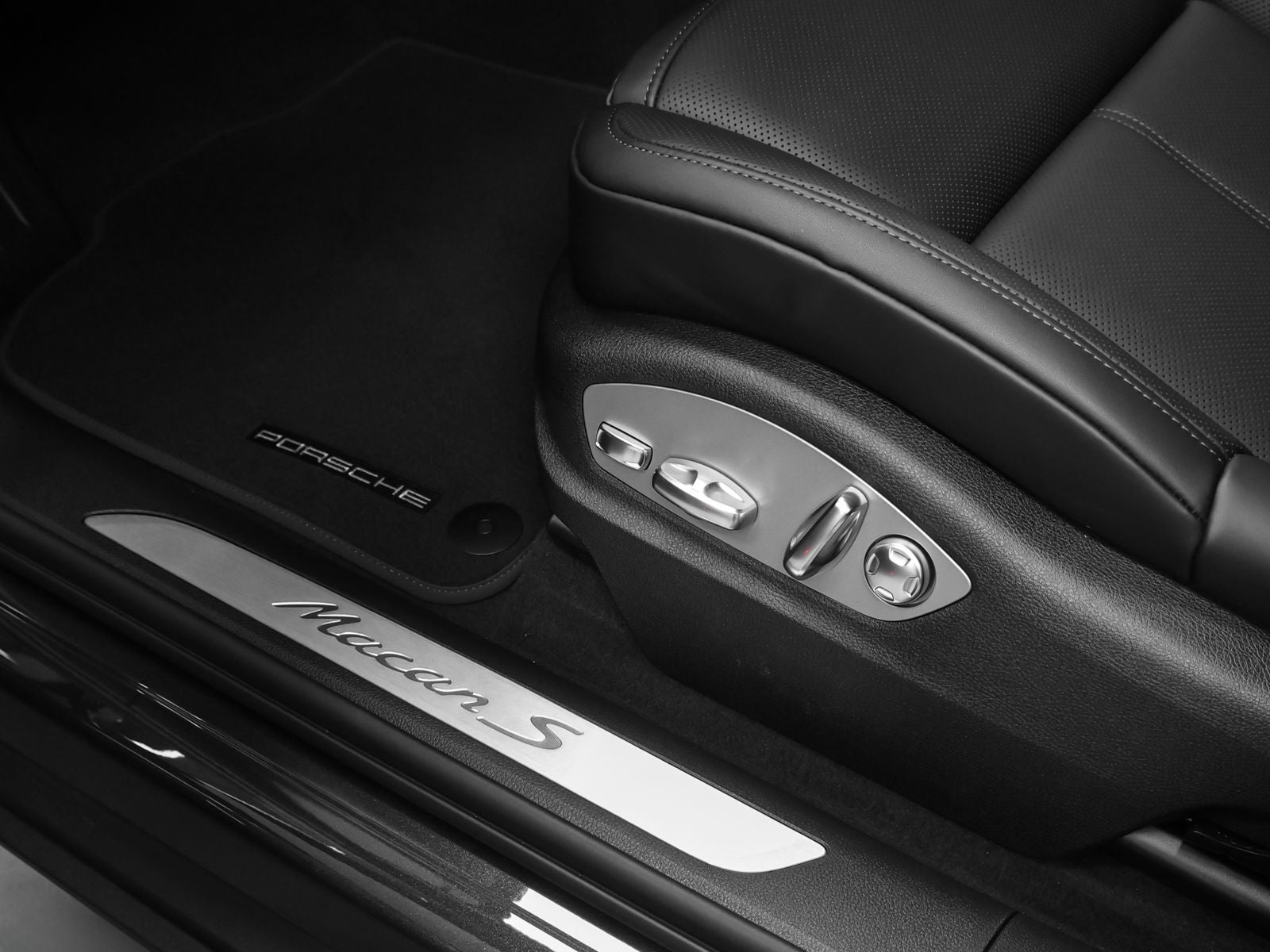 2026 Porsche Macan S