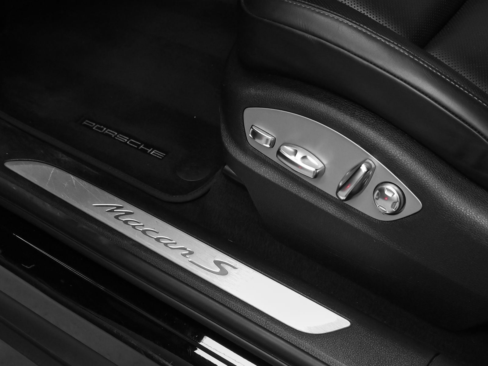 2023 Porsche Macan Macan S (MY23)