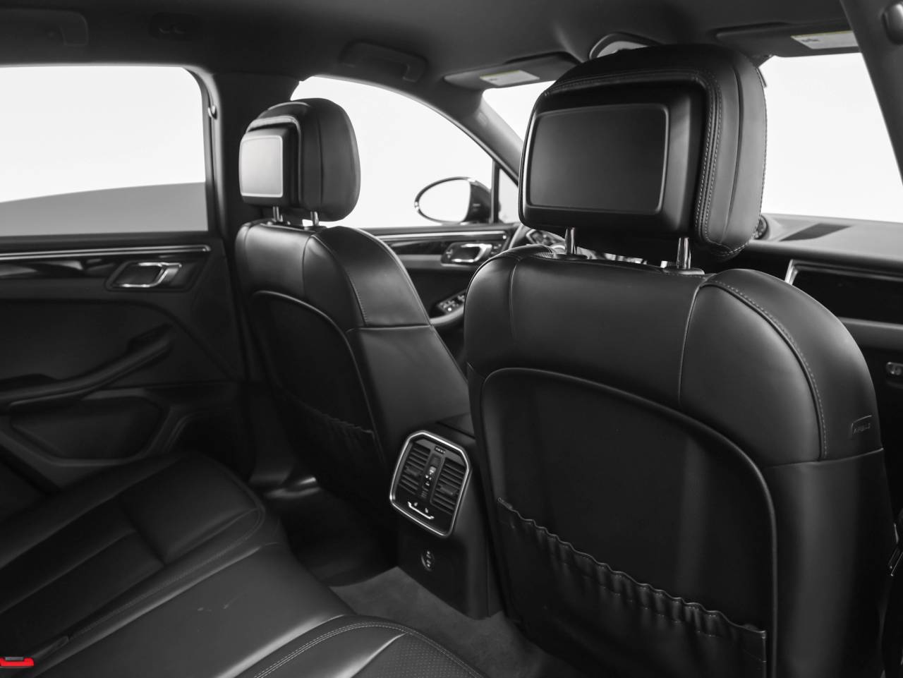 2023 Porsche Macan Macan S (MY23)