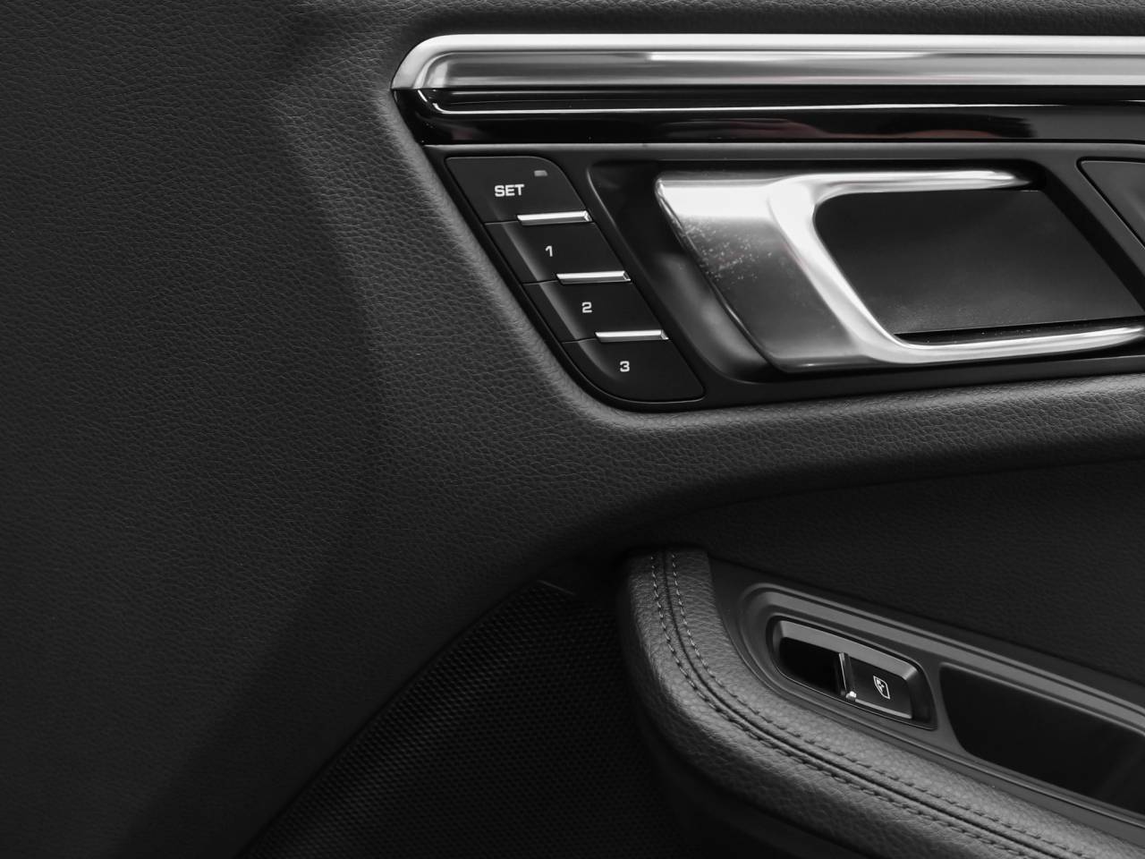 2023 Porsche Macan Macan S (MY23)