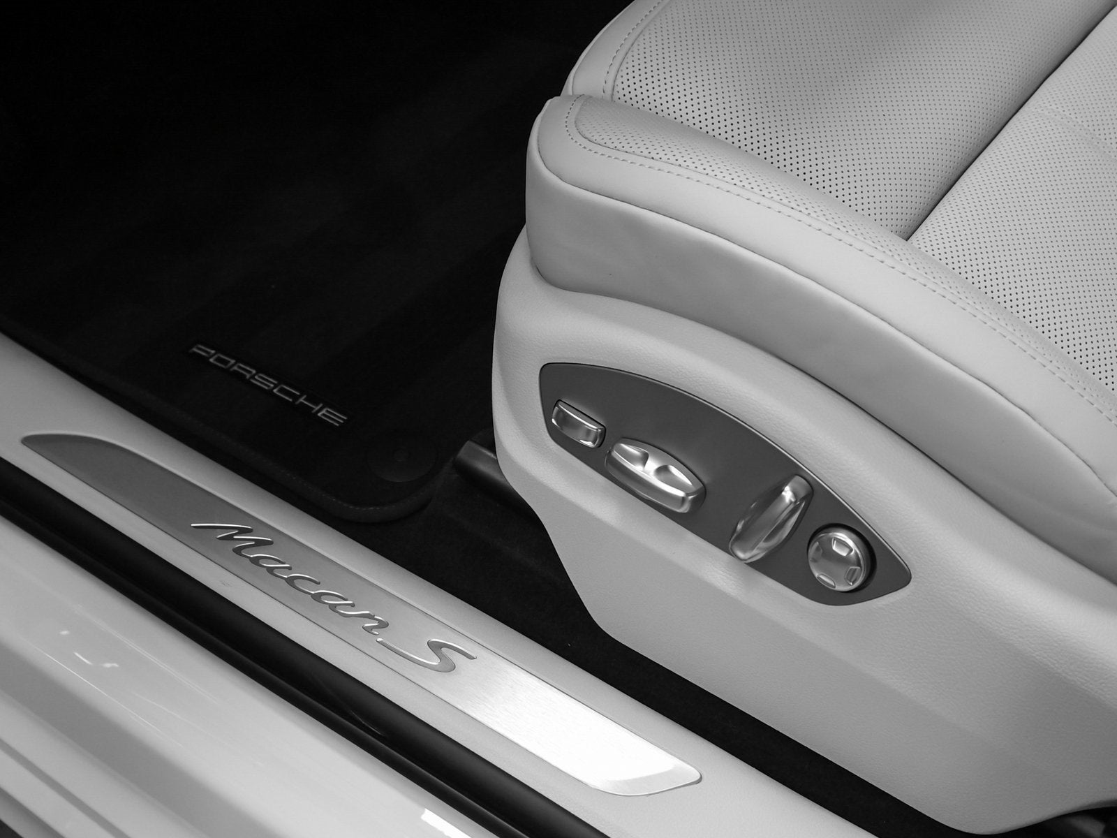 2026 Porsche Macan Macan S