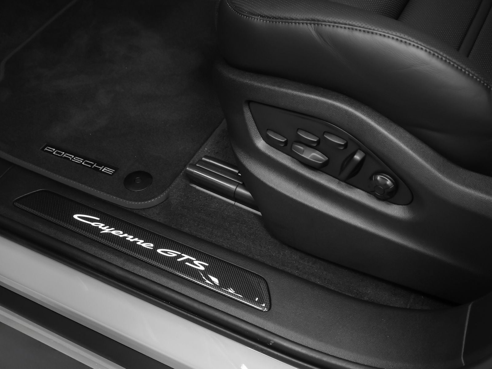 2026 Porsche Cayenne GTS
