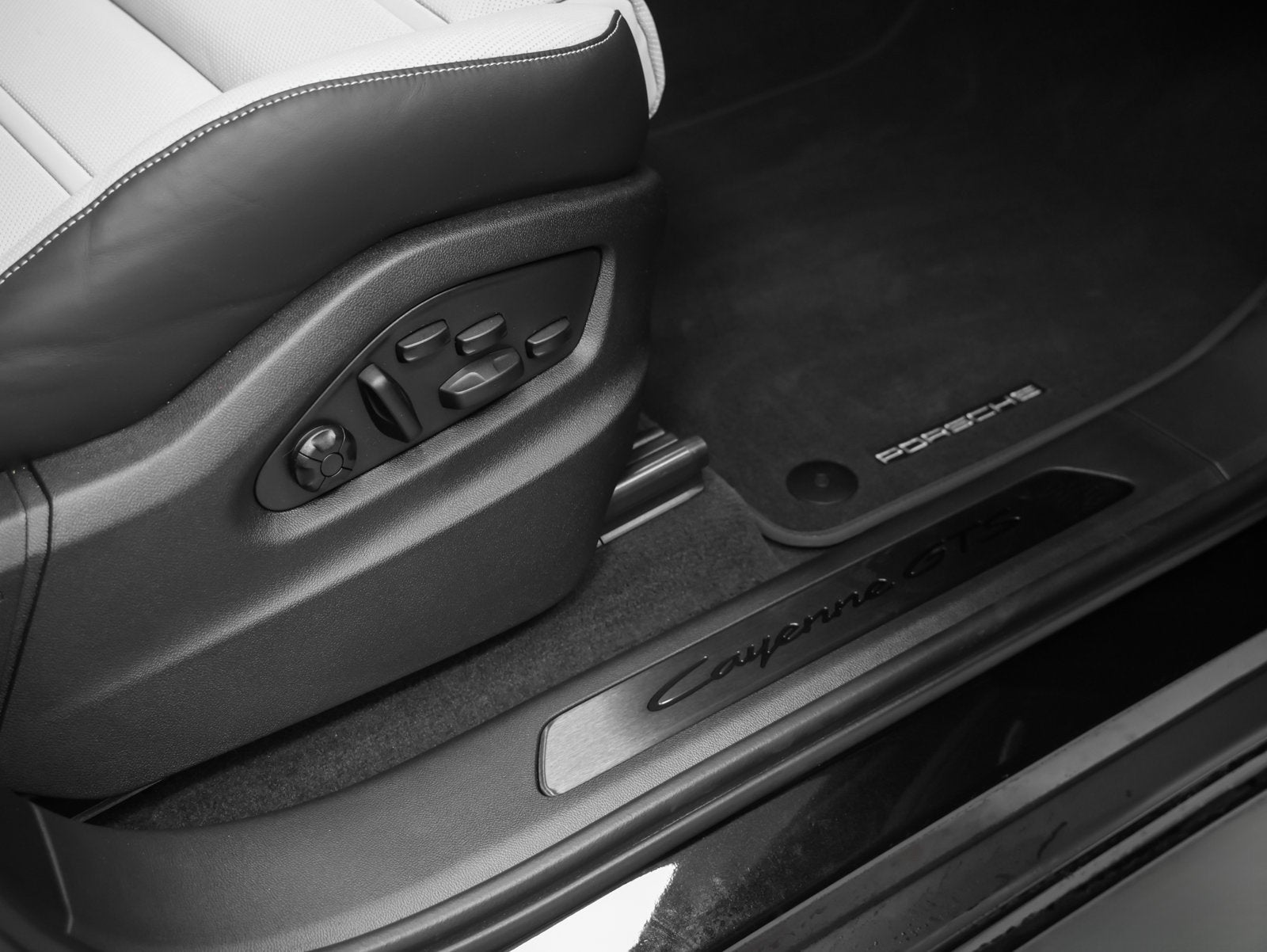 2026 Porsche Cayenne Cayenne GTS
